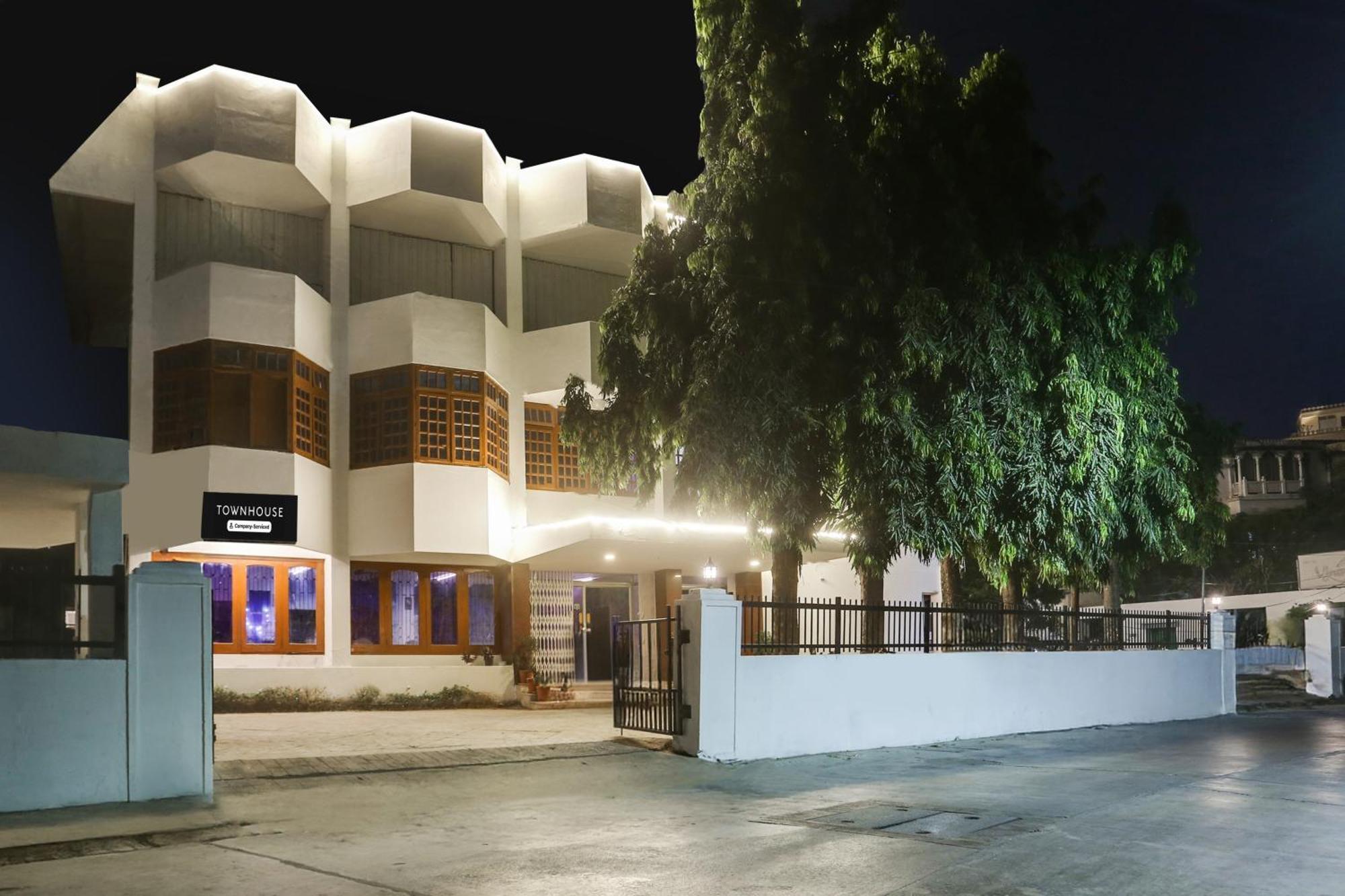 Super Townhouse Pichola Formerly Vinayak Udaipur Exterior photo
